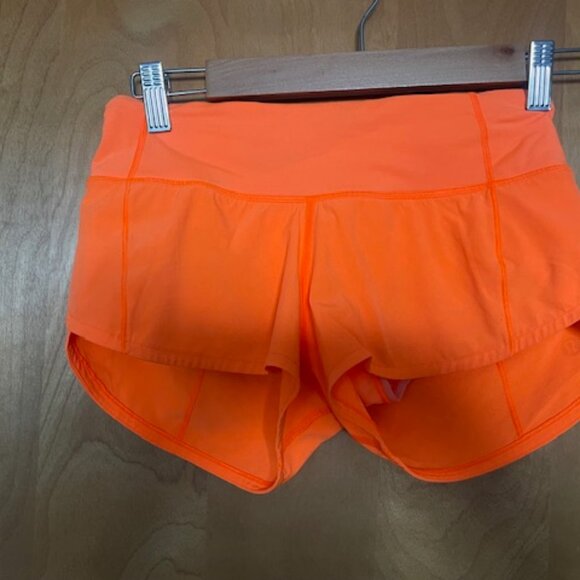 Lululemon Shorts 2.5" - Picture 2 of 3